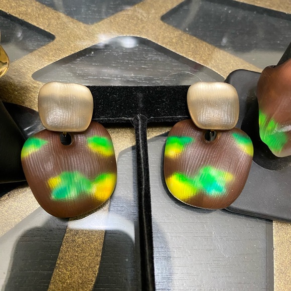 Molten Gold Lucite Alexis Bittar Set - Fluorescent Forest - Picture 3 of 10